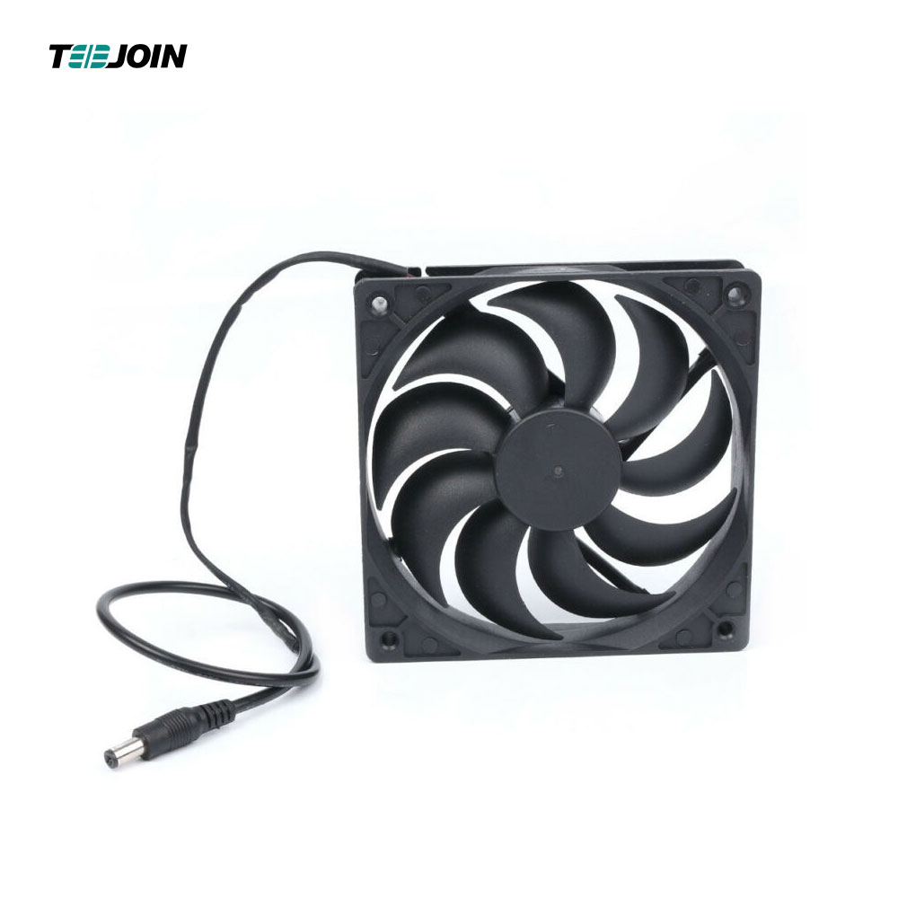 Outdoor solar powered outdoor Fan Dog House Solar Panel