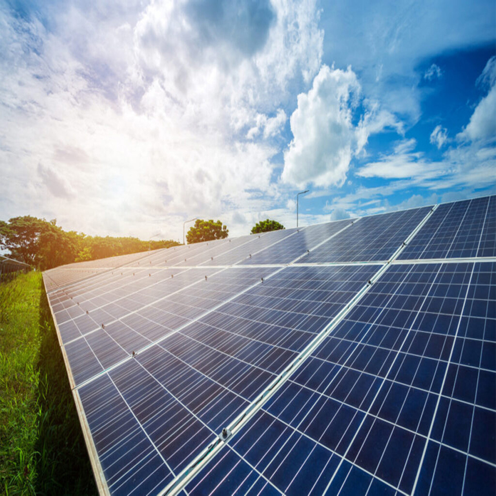 U.S. Solar Power Capacity Expected to Surpass Natural Gas by 2030, FERC Data Shows